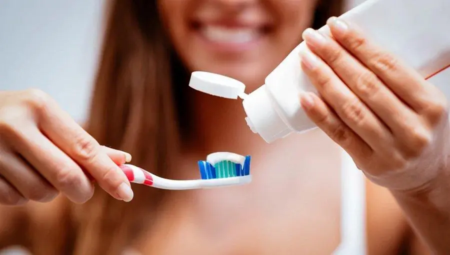 cách vệ sinh răng niềng