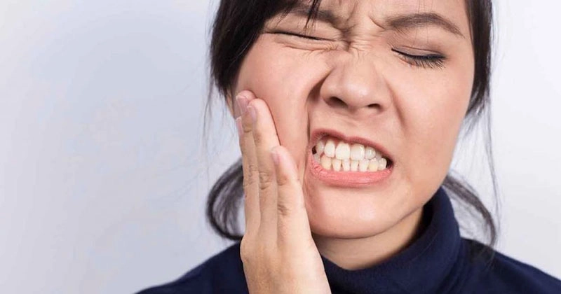 có nên nhổ răng khôn khi đang bị đau